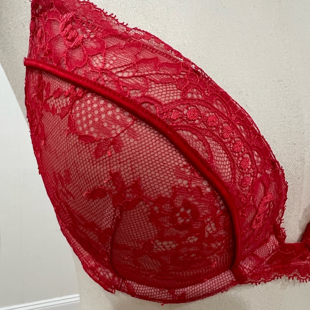 Victoria ‘s Secret VERY SEXY PUSH-UP/ PIGEONNANT Bra Size 32D - Picture 3 of 16